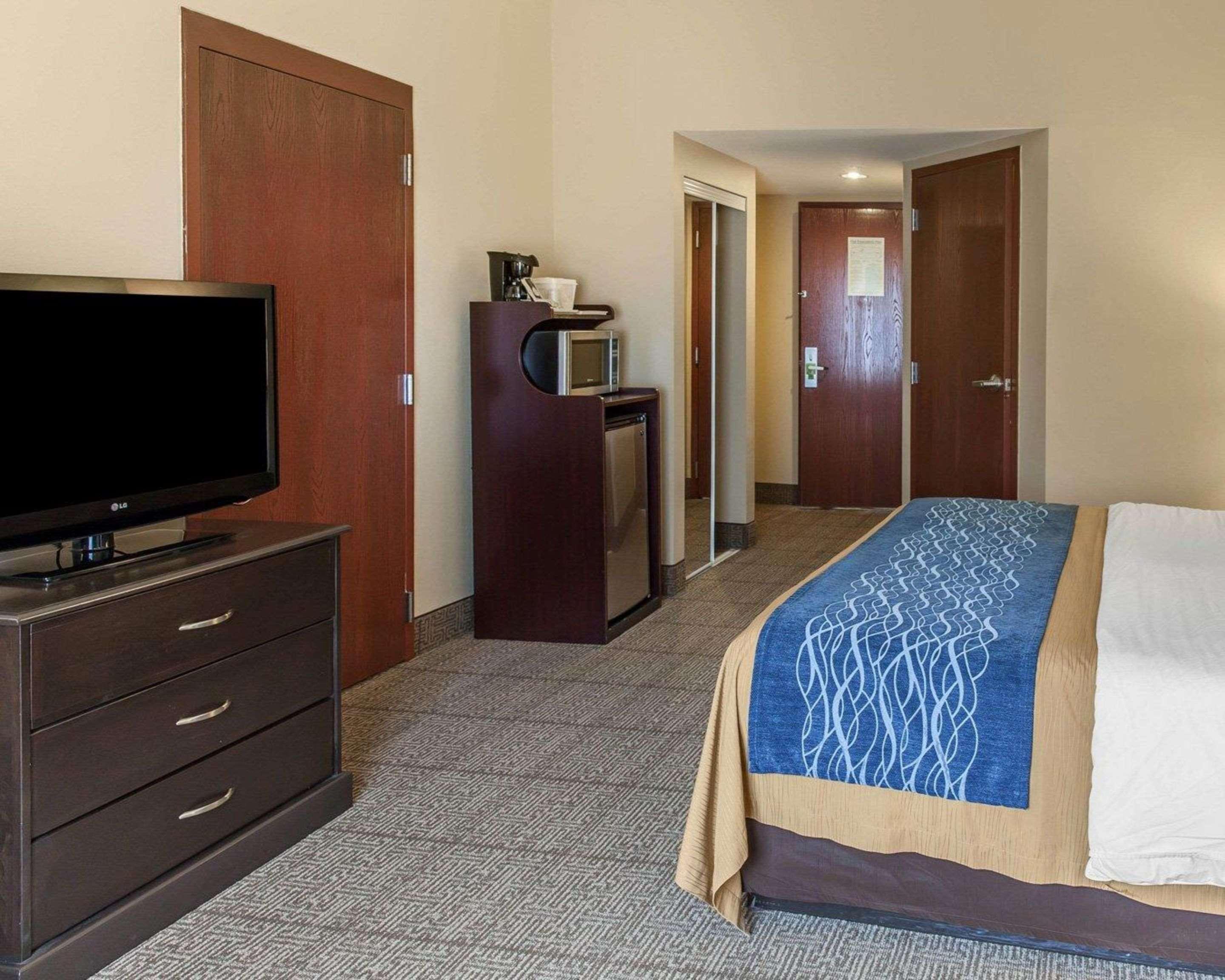 Comfort Inn Near Quantico Main Gate North Дъмфрис Екстериор снимка