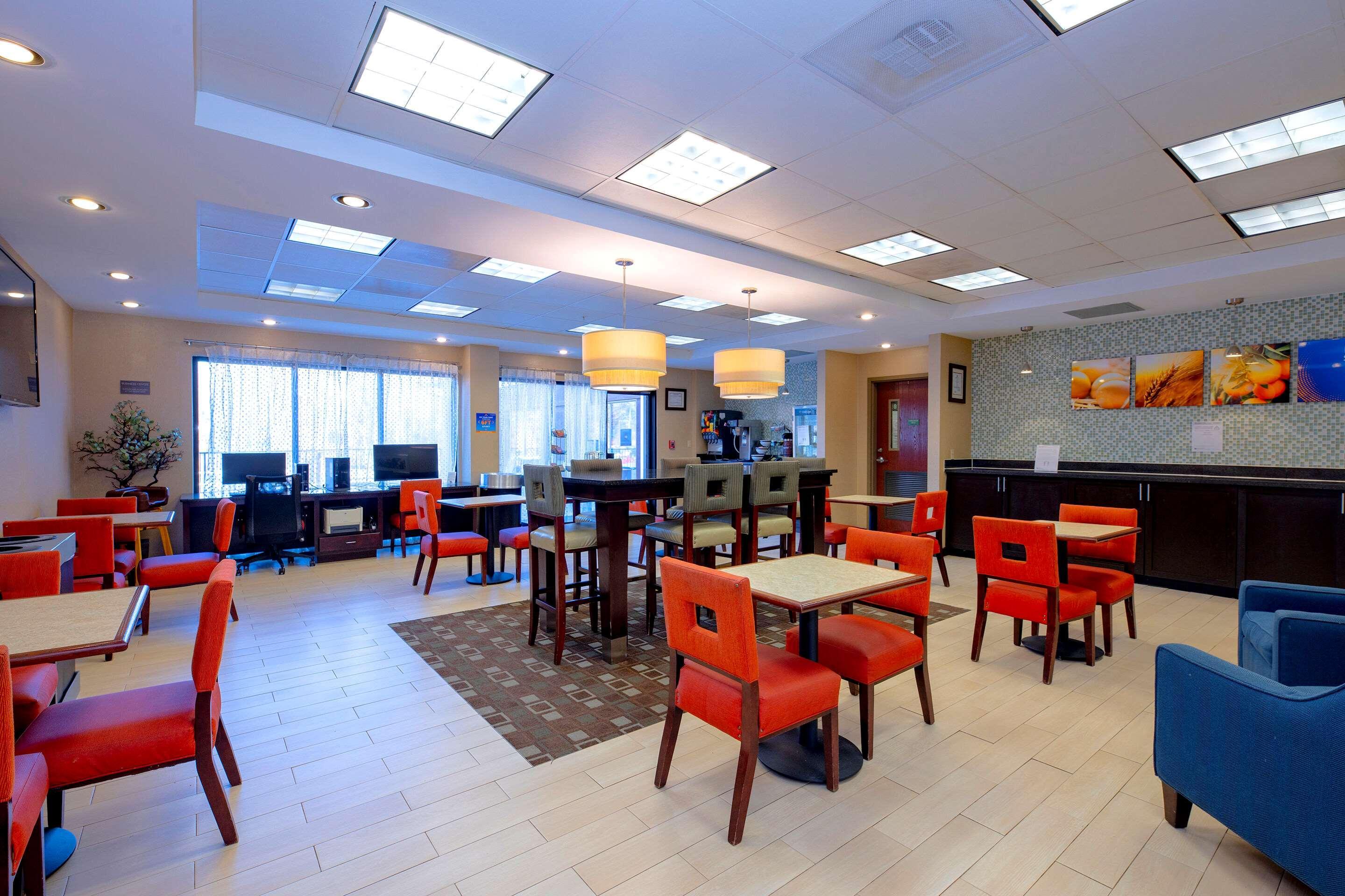 Comfort Inn Near Quantico Main Gate North Дъмфрис Екстериор снимка