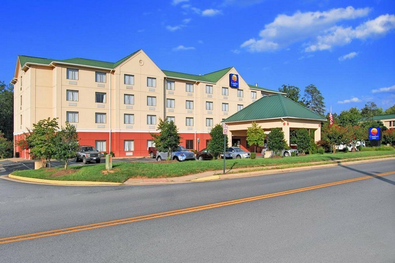 Comfort Inn Near Quantico Main Gate North Дъмфрис Екстериор снимка