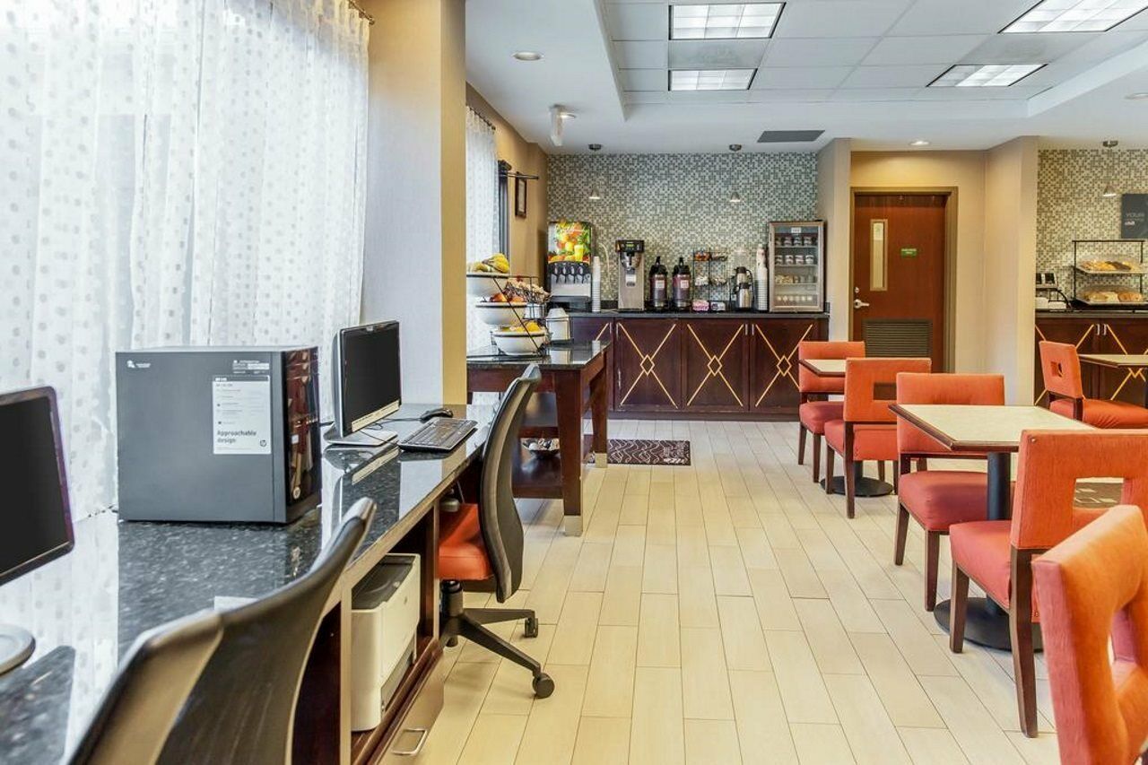 Comfort Inn Near Quantico Main Gate North Дъмфрис Екстериор снимка